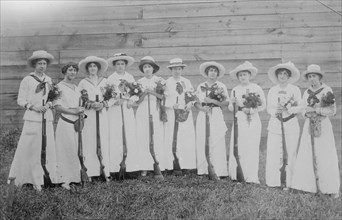 Nemours Trap Shooting Club (ladies), between c1910 and c1915. Creator: Bain News Service.