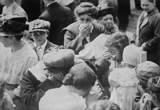 Good-by at Tarentum, Pa., between c1915 and c1920. Creator: Bain News Service.