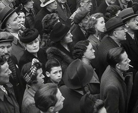 Crowds Listening to Speeches in Trafalgar Square, 1942. Creator: British Pathe Ltd.