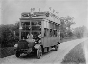 R.R. Conklin's auto bus, between c1910 and c1915. Creator: Bain News Service.