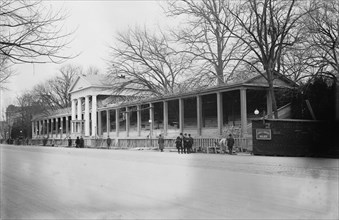 Presidential review stand, White House, 1913. Creator: Bain News Service.