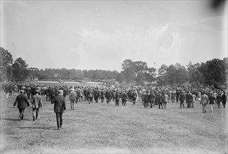 Gallery at golf match, 9/13/13, 1913. Creator: Bain News Service.