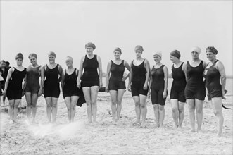 Sophie Frietag, May Waldis, Elsie Sutan [i.e., Sutton], Rita Greenfield..., between c1910 and c1915. Creator: Bain News Service.