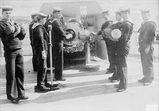 Loading Big Gun, British Navy, between c1910 and c1915. Creator: Bain News Service.