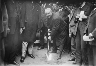 Judge McCall breaks ground for subway, 10/13/14, 1914. Creator: Bain News Service.