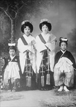 Japanese girls, between c1915 and c1920. Creator: Bain News Service.