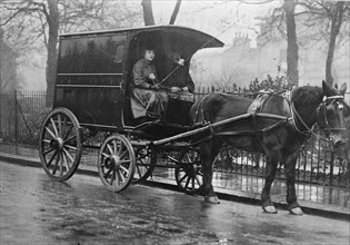 Women workers, England, between c1915 and c1920. Creator: Bain News Service.