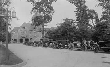 Autos at Forest Hills, between c1915 and c1920. Creator: Bain News Service.