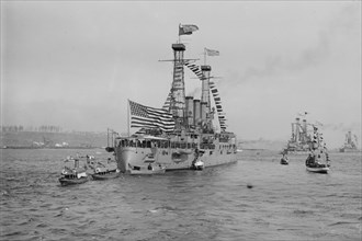 CONNECTICUT & MAYFLOWER, between c1910 and c1915. Creator: Bain News Service.