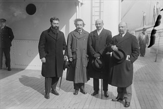 Mossessohn, [Albert] Einstein, [Chaim] Weizmann and Ussischkin [Ussishkin], between c1915 and c1920. Creator: Bain News Service.