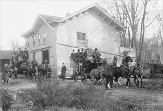 Paul Sorg & E. Fownes (driving), between c1910 and 1913. Creator: Bain News Service.