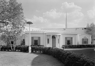 World's Fair, Good Housekeeping House, 1939. Creator: Gottscho-Schleisner, Inc.