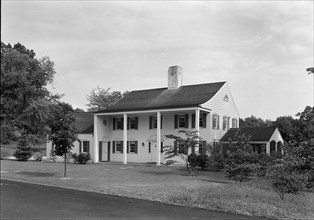 Austin W. Roche, residence on Old Barn Rd, Fairfield, Connecticut, 1939. Creator: Gottscho-Schleisner, Inc.