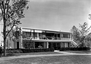 World's Fair, House of Glass no. 4, 1939. Creator: Gottscho-Schleisner, Inc.