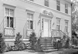 Dr. E. Hall Kline, residence on N. Broadway, Nyack, New York, 1941. Creator: Gottscho-Schleisner, Inc.