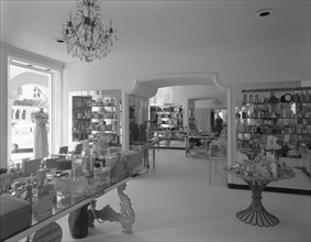 Elizabeth Arden, business on Worth Ave., Palm Beach, 1959. Creator: Gottscho-Schleisner, Inc.