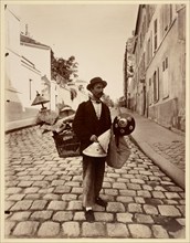 Marchand d'Abat-Jours, 1901. Creator: Eugene Atget.