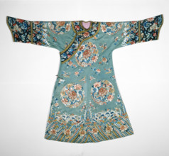 Woman's Robe, Qing dynasty (1644-1911), about 1900. Creator: Unknown.