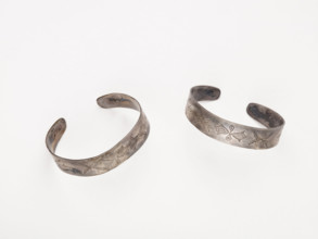 Pair of bracelets, 1860-1900. Creator: Unknown.