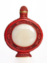 Snuff bottle with lid, 18th century. Creator: Unknown.