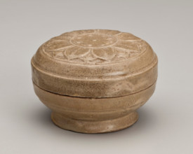 Covered box, 618-906. Creator: Unknown.