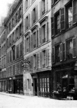 Hotel D'Alsace, Paris, France, 1914. Irish playwright and author Oscar Wilde (1854-1900) stayed in