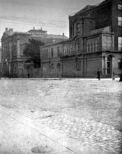 1, Merrion Square, Dublin, Ireland: the house where Oscar Wilde was born in 1854, (1906). View from