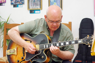 Colin Oxley, Eriko Ishihara Trio, Clocktower Cafe, Croydon, London, August 2024. Creator: Brian O'Connor.