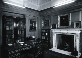The Wellcome Historical Medical Museum, 28 Portman Square, London: the Director's Room, c, 1954. Creator: Unknown.