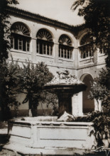 Hospital, Medina del Campo: the fountain in the courtyard, c1900. Creator: Unknown.