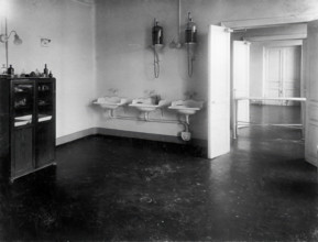 A washroom or operating room in the Physiological Laboratory either at the Institute of..., 1904. Creator: Unknown.