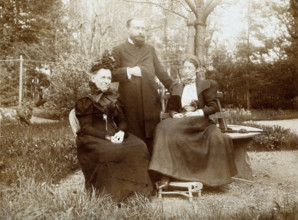 Frederick Belding Power, Frau (Louise) Flückiger and Marie Flückiger, 1897. Creator: Unknown.