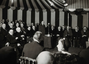 Henry Solomon Wellcome speaking at the cornerstone ceremony for the Wellcome Building, 1931. Creator: Unknown.