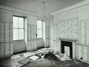 83 Stoke Newington Church Street, London: ground floor front room, 1971. Creator: Unknown.