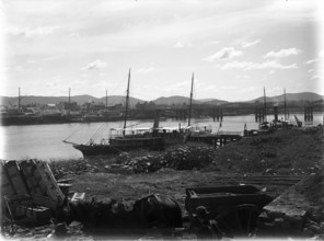 Brisbane River - Victoria Bridge looking North West, steam yacht S.S. Lucinda in the foreground,1906 Creator: Robert Augustus Henry L'Estrange.
