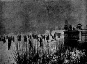 Skating in London: The Serpentine, 1895.  Creator: Russell & Sons.