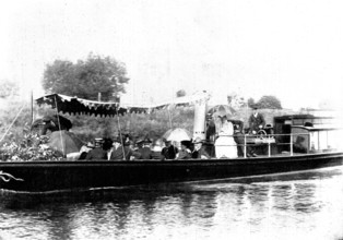 The Prince of Wales at Penton Hook Lock, near Chertsey-on-Thames, 1898. Creator: Bates.