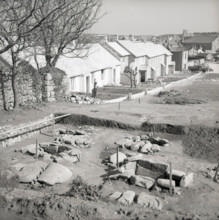 Bronze Age burial site, St Mary's, Scilly Isles, c1955.  Creator: Arthur Charles Kirby Ware.
