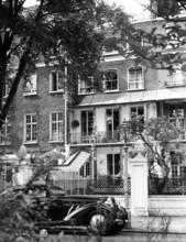 18 Cheyne Walk, London, c1955.  Creator: Arthur Charles Kirby Ware.