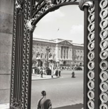 Buckingham Palace, London, c1955. Creator: Arthur Charles Kirby Ware.