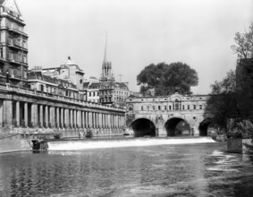 Pulteney Bridge, Bath, Somerset, c1955. Creator: Arthur Charles Kirby Ware.