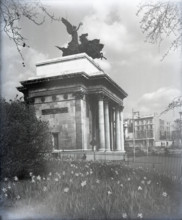 Wellington Arch, Hyde Park Corner. London, c1955. Creator: Arthur Charles Kirby Ware.