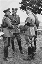 Hitler et ses généraux lors de manoeuvres militaires, 1935