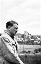 Hitler lors d'un voyage à travers l'Allemagne en 1934