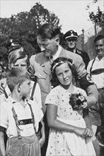 Hitler entouré d'enfants, vers 1935