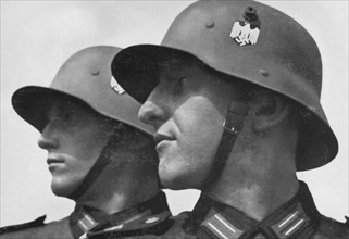 Soldats de la Wehrmacht, 1937