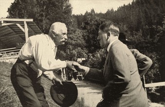 Hitler salué par un habitant d'Obersalzberg
