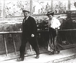 Lénine et sa soeur Maria se rendant au Vème Congrès des Soviets russes, Moscou, juillet 1918