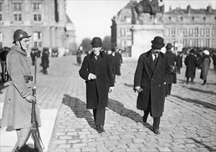 En 1919, Georges Mandel, chef de cabinet du Président du Conseil  français Georges Clemenceau