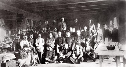 De Gaulle - Camp de représailles de Szcuezin ( octobre 1916 ) Les prisonniers français. Le Général